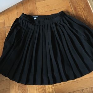 American Apparel High-Waist Pleated Skirt
